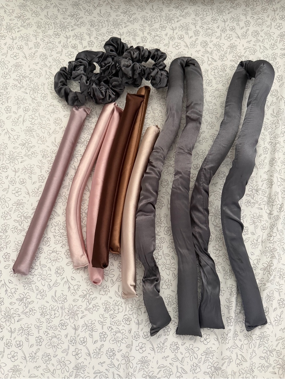 Silk-Feel Heatless Curling Rod Set - Gray, Pink, Brown